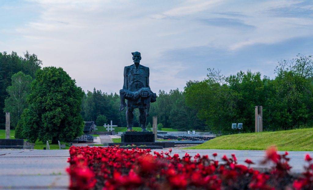 Трагедия Хатыни: отчего затягивалось строительство мемориала? Трагедия Хатыни: отчего затягивалось строительство мемориала?