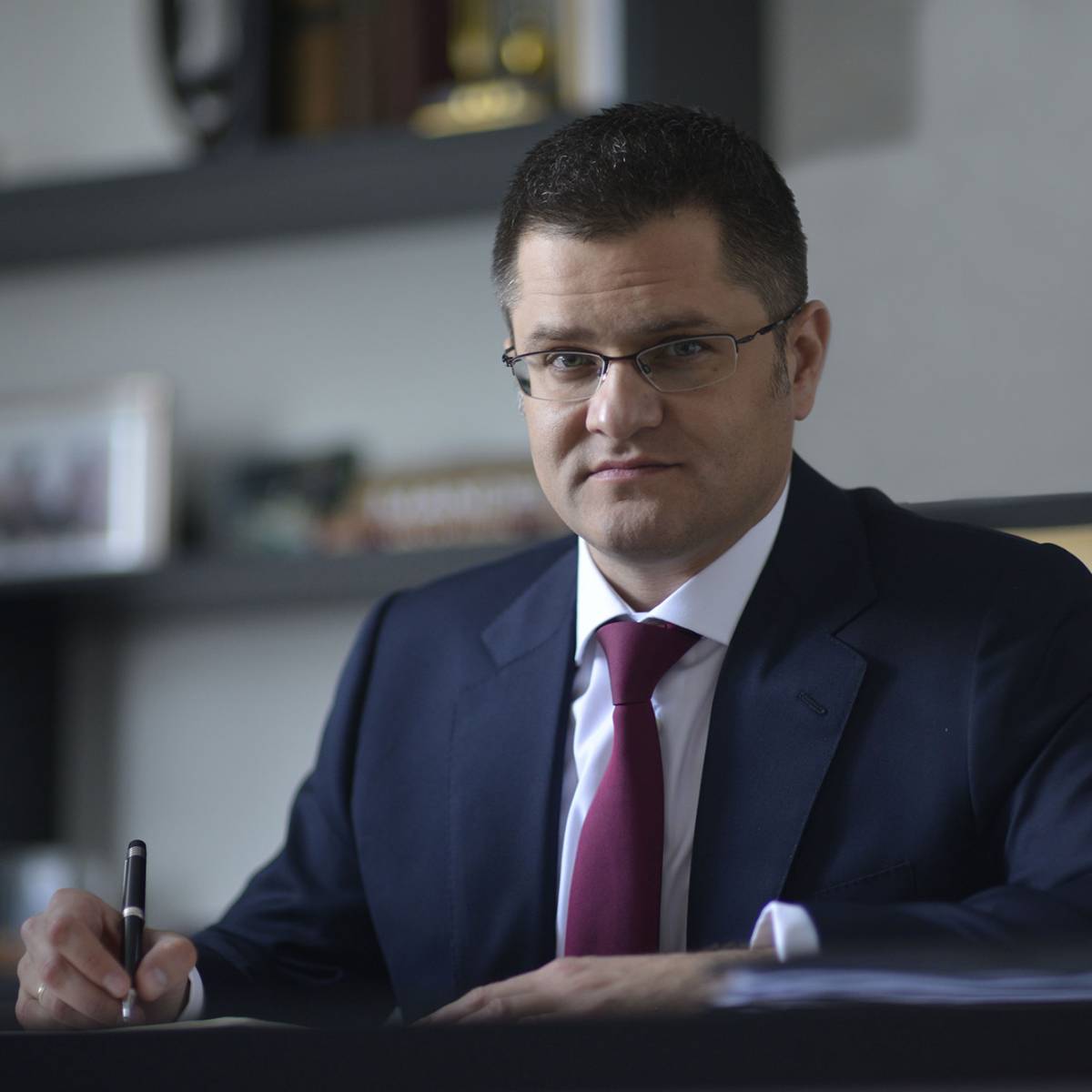 Еремич уверен, что Вучичу придется просить вето РФ и Китая Еремич уверен, что Вучичу придется просить вето РФ и Китая