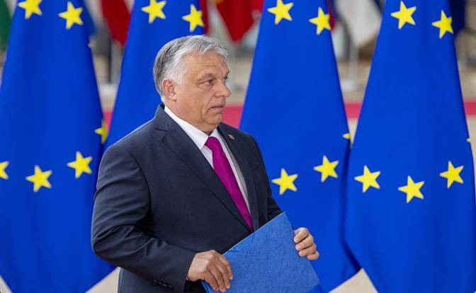 Орбан предупреждает: ЕС скорее вымрет, чем победит Россию