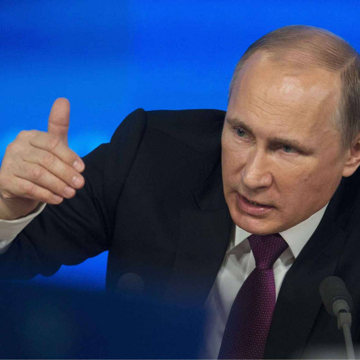 Путин призвал сборище политэмигрантов в Праге продолжать есть шпикачки