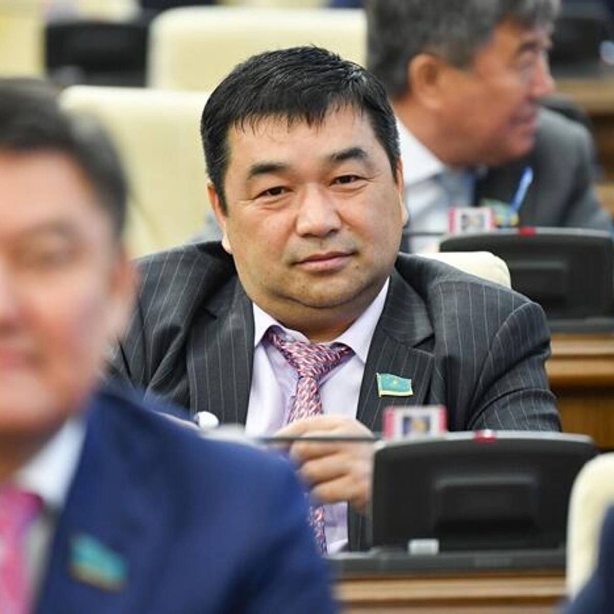 Экс-депутат мажилиса Казахстана Азамат Абильдаев — о причинах поддержки СВО