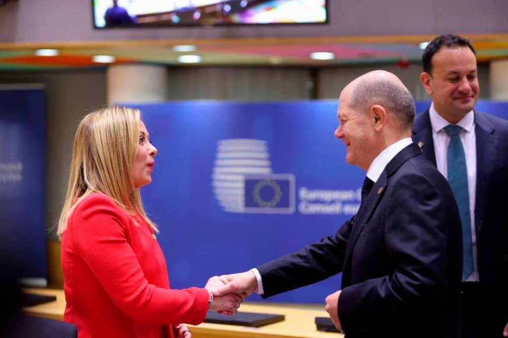 Министры ЕС подписали «историческую» миграционную сделку
