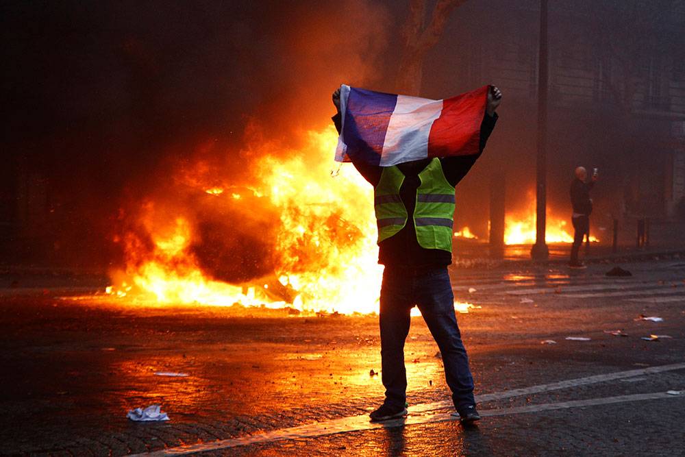 Прогрессивная Франция интегрирует мигрантов через бунт