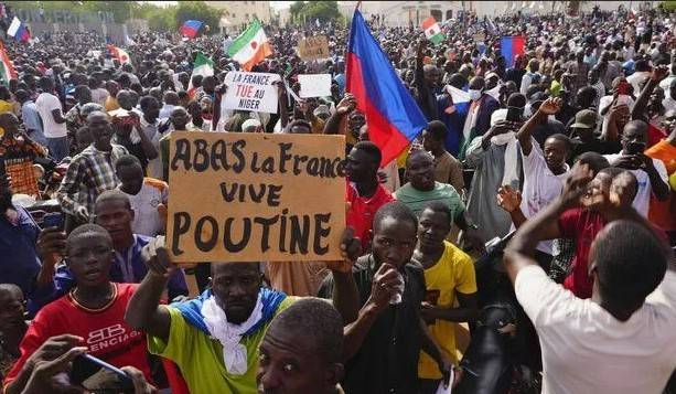 Суета вокруг Нигера и ускользающий французский колониализм в Африке