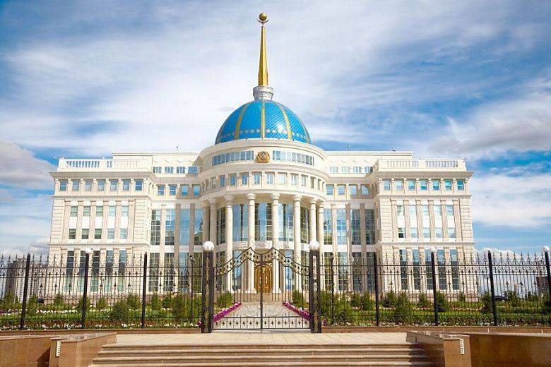 Нелояльны и непрофессиональны:в чём причина кадрового дефицита в Казахстана