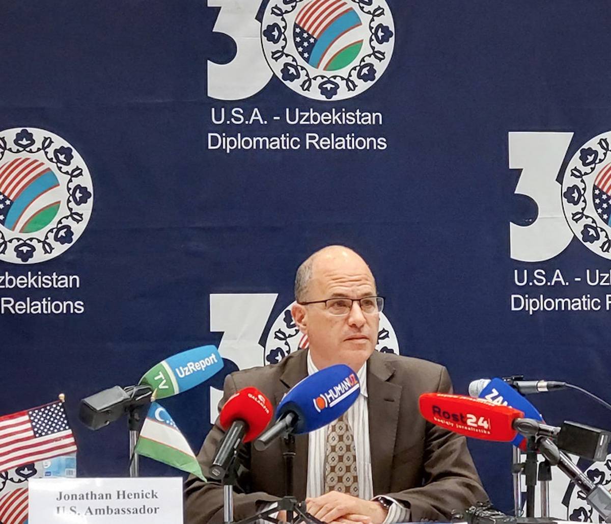 Американский посол «оценил» демократичность Узбекистана