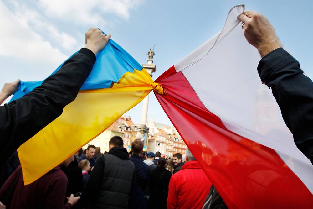 Объективно оценить трагедию Волынской резни Польше мешает русофобия