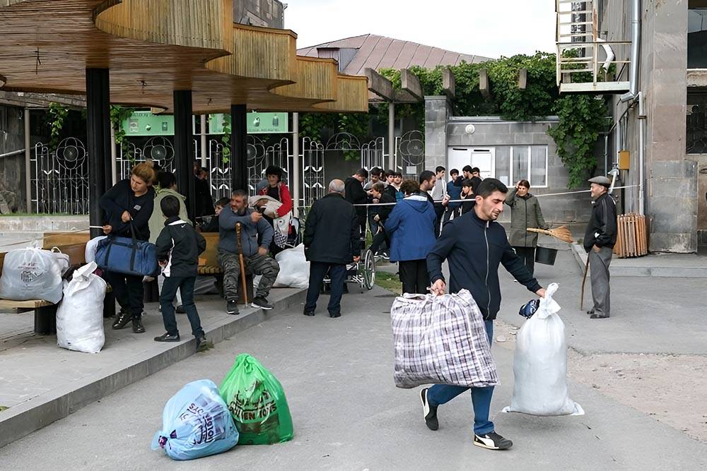 Для интеграции вынужденных переселенцев из Карабаха уйдёт не менее года