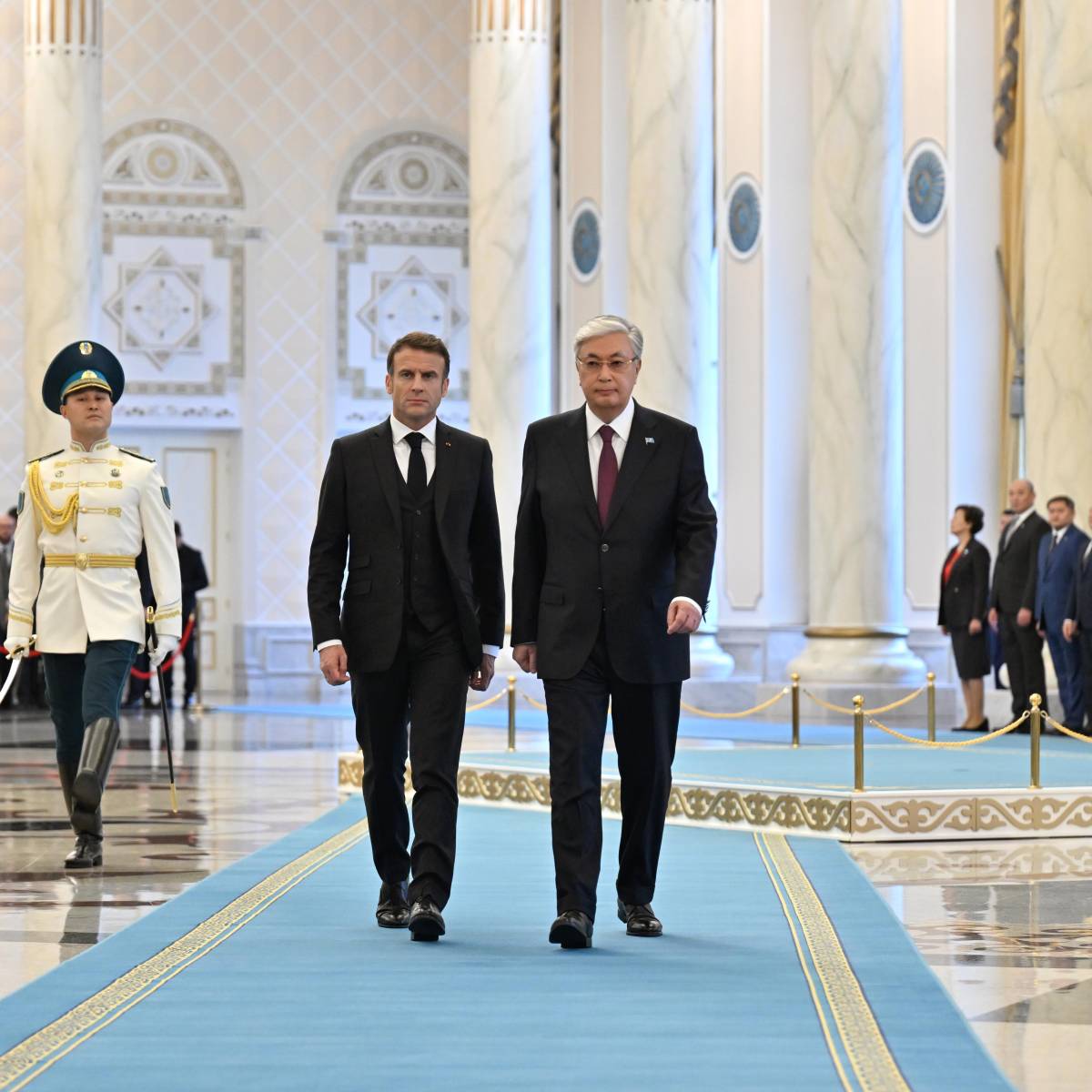 Что будет делать президент Франции в Центральной Азии?
