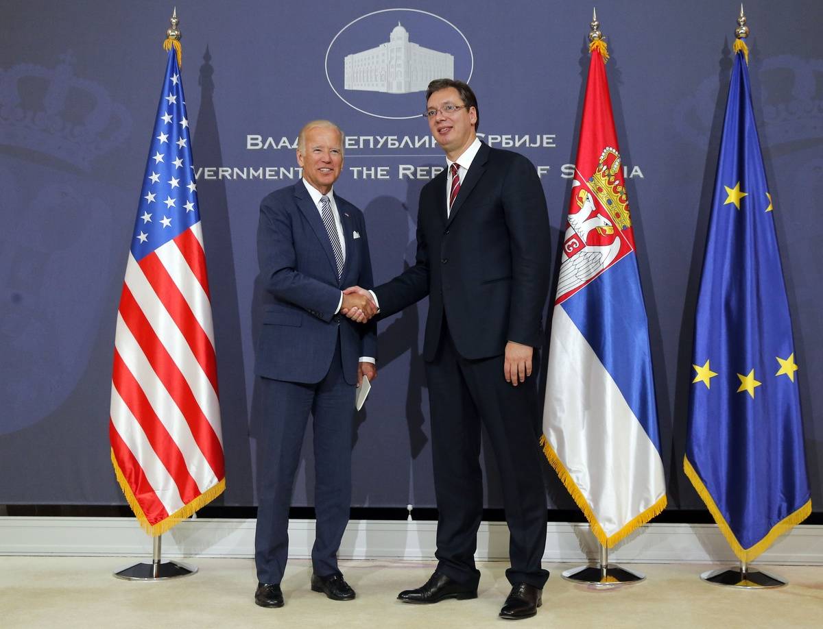 В Сербии резко увеличивается влияние США