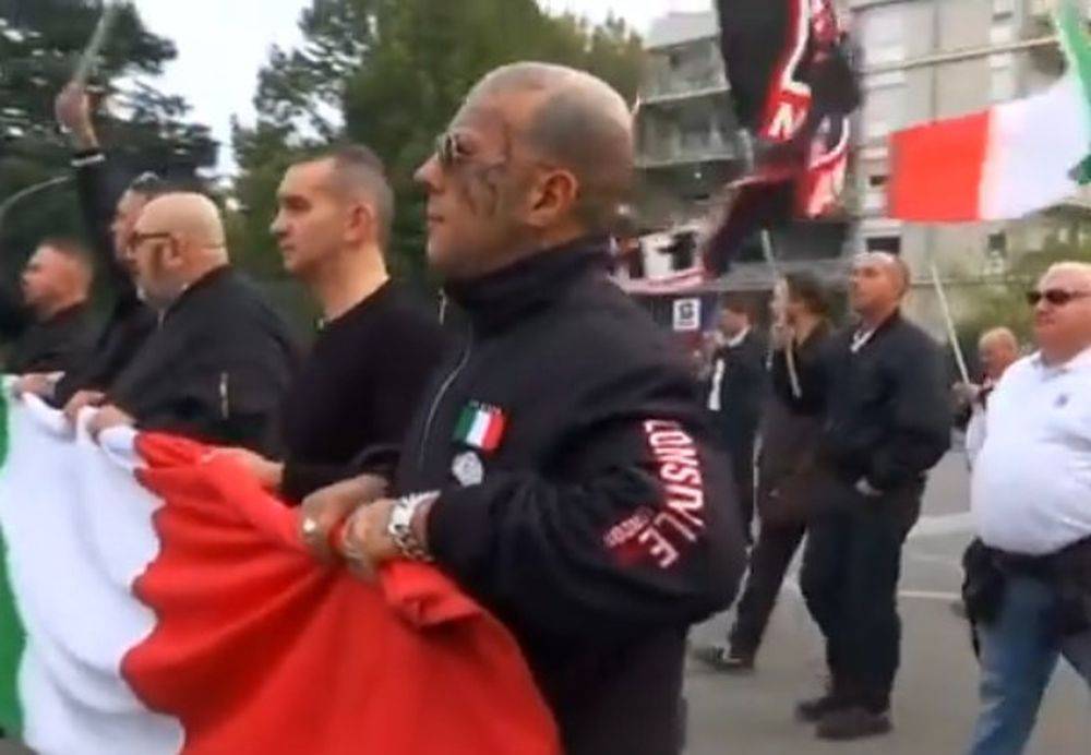 В Италии узаконили фашистский жест времен Муссолини