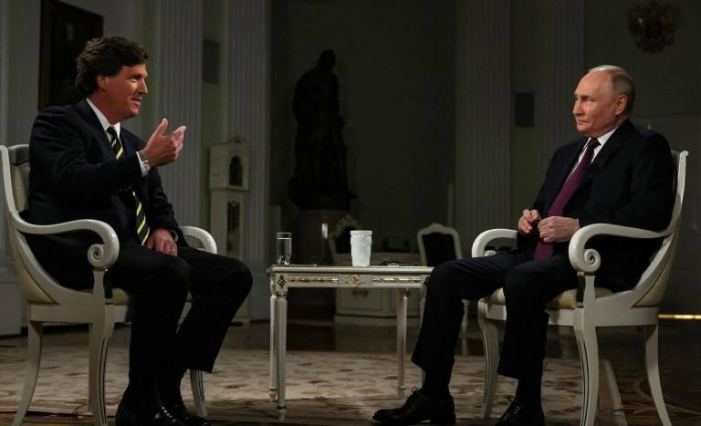 Мир обсуждает интервью Президента России Такеру Карлсону