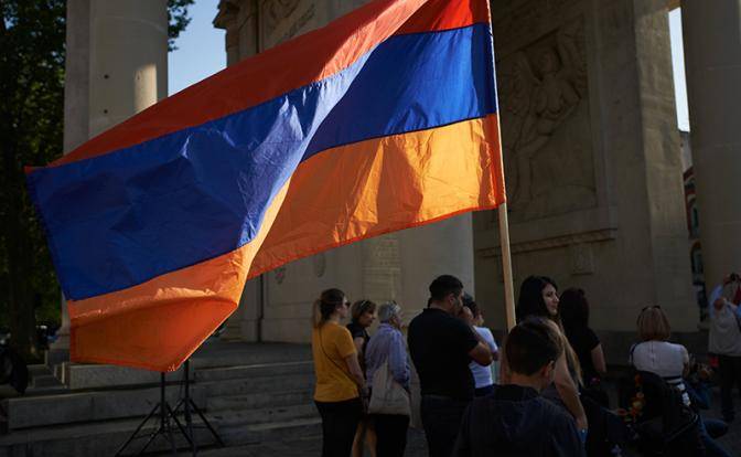 Армении надоело кормить Россию, она хочет кормить лавашом Париж