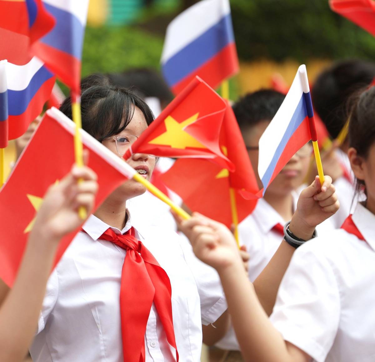 Вьетнаму нужна Россия, чтобы уклониться от удушающих объятий США