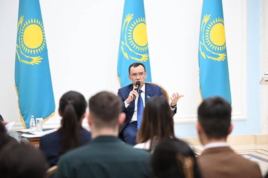 Маулен Ашимбаев и ухабы транзита власти в «Новом Казахстане»