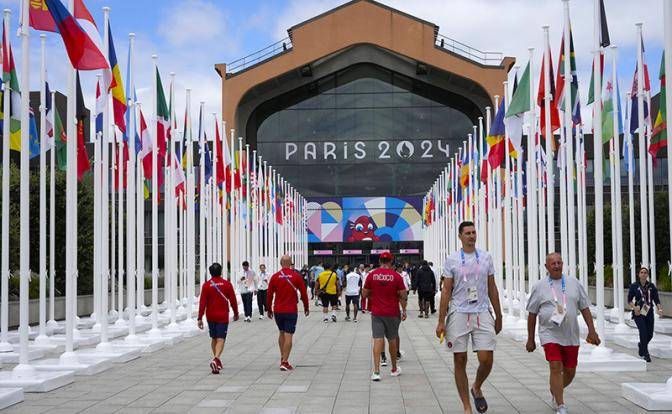 Опасные игры в Париже: что у Макрона в политике, то и в олимпике