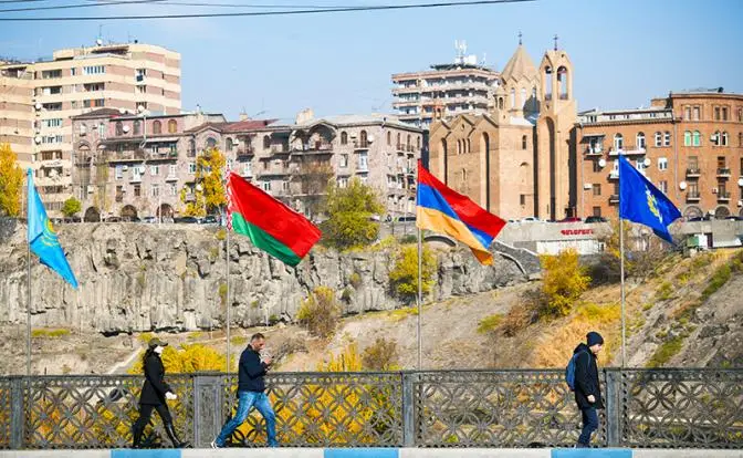 Судьба Армении висит на волоске