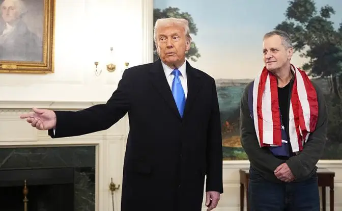 Выдача американского зэка Фогеля — это сувенир или взятка? Выдача американского зэка Фогеля — это сувенир или взятка?