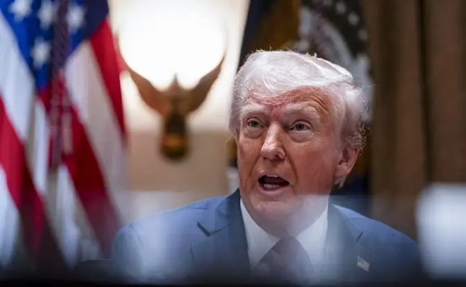 Сжечь безжалостно: Трамп мечтает спалить евробюрократию Сжечь безжалостно: Трамп мечтает спалить евробюрократию