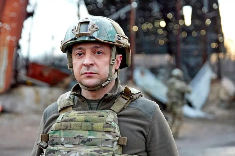 Зеленский встал в позу страуса и признал крах всех своих планов Зеленский встал в позу страуса и признал крах всех своих планов