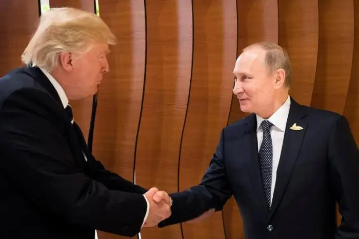 Американцы разделились по вопросу о том, является ли Россия врагом Американцы разделились по вопросу о том, является ли Россия врагом