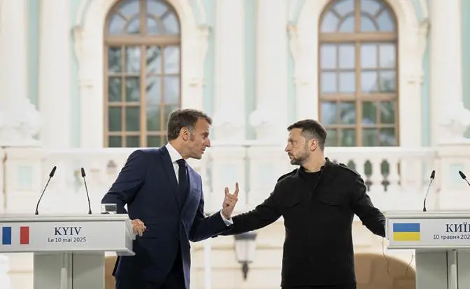 Макрон хотел проснуться в воскресенье героем дня, но Путин не дал ему этого Макрон хотел проснуться в воскресенье героем дня, но Путин не дал ему этого