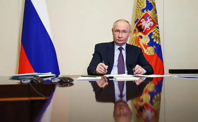 Клюква от президента: Путин готовится передать власть по примеру Трампа Клюква от президента: Путин готовится передать власть по примеру Трампа