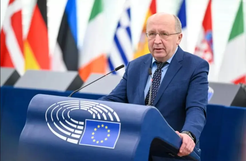 В Брюсселе решили: мир на Украине не нужен Европе В Брюсселе решили: мир на Украине не нужен Европе