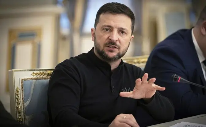 Зеленский, требуя от РФ репараций и устрашая терактами, загнал себя в угол Зеленский, требуя от РФ репараций и устрашая терактами, загнал себя в угол