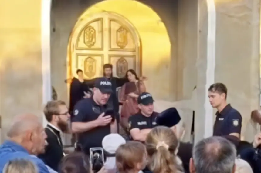 Атаки на Православную церковь в Молдове переходят в рейдерский захват Атаки на Православную церковь в Молдове переходят в рейдерский захват