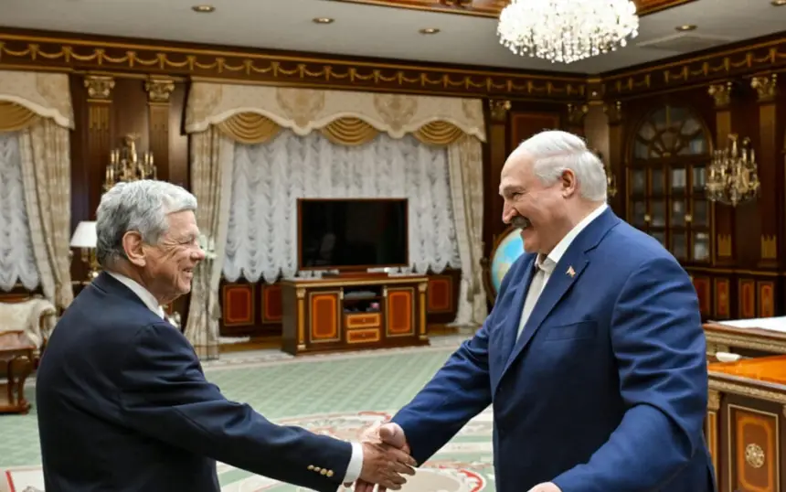 Посланник Трампа хвалится: Выпил две рюмки водки с Лукашенко и не вырвало Посланник Трампа хвалится: Выпил две рюмки водки с Лукашенко и не вырвало