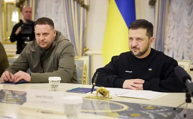 Грызня за власть в Киеве становится все ожесточённее Грызня за власть в Киеве становится все ожесточённее