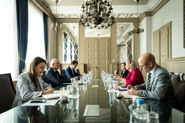 Будапешт шокировал союзников: оружия для Киева не будет