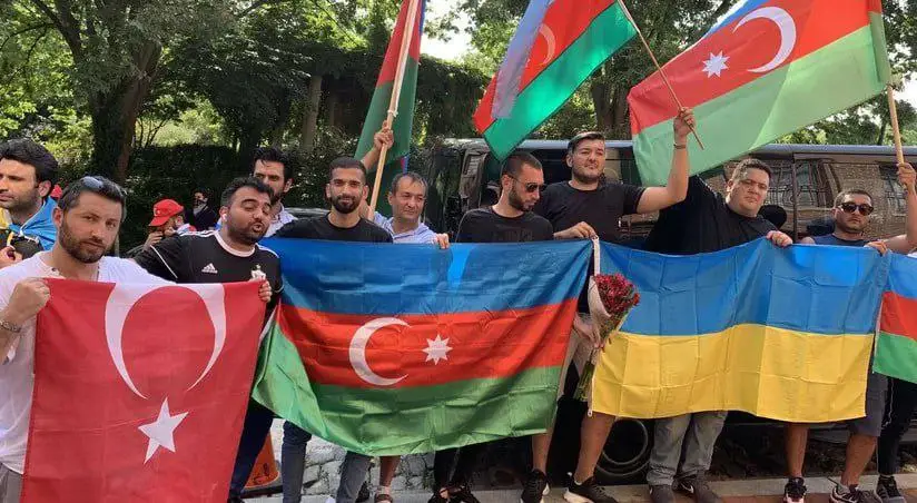 Западу нетрудно было обмануть Ильхама Алиева, который сам обманываться рад Западу нетрудно было обмануть Ильхама Алиева, который сам обманываться рад