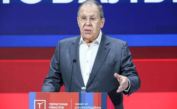 Лавров дипломатично признал, что Россия воюет с Западом одна
