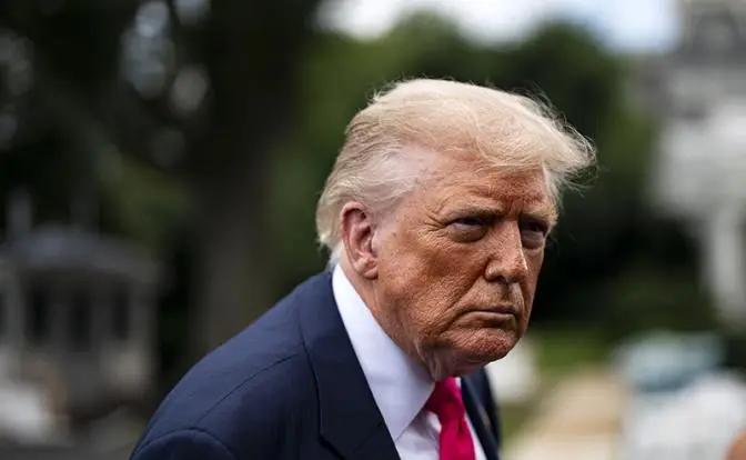 Из-под Трампа выбили трон: «Файлы Эпштейна» внимательно изучают в Кремле Из-под Трампа выбили трон: «Файлы Эпштейна» внимательно изучают в Кремле