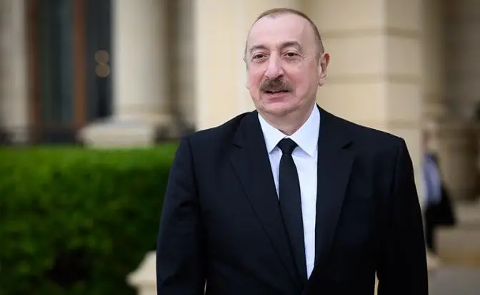 Алиев показывает мускулы и Путину, и Средней Азии Алиев показывает мускулы и Путину, и Средней Азии