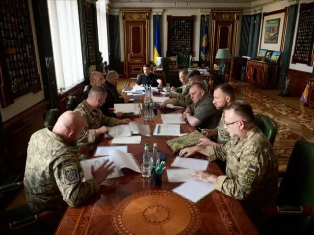 Палачи защитников: на Украине назрел бунт против командования ВСУ