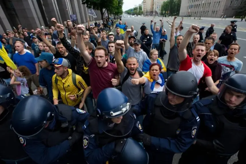 Украина: станет ли винницкий бунт катализатором масштабных протестов? Украина: станет ли винницкий бунт катализатором масштабных протестов?