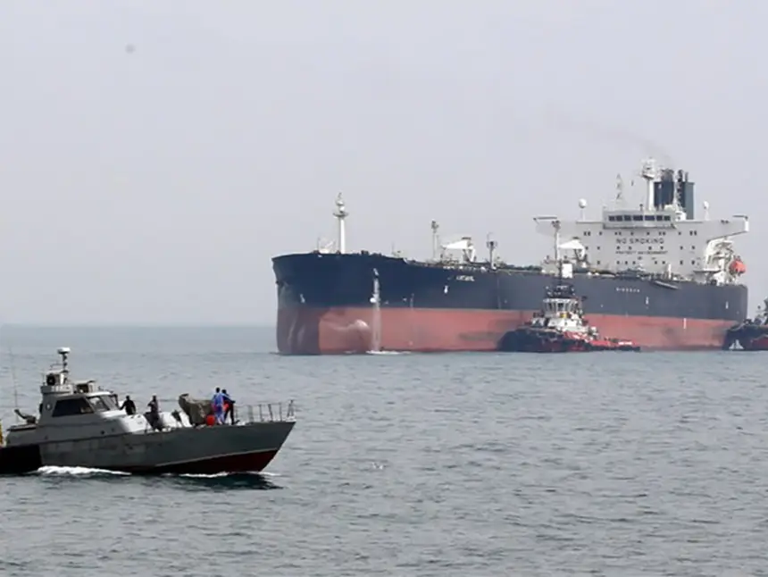 Британия затеяла нефтяную катастрофу ради новых санкций Британия затеяла нефтяную катастрофу ради новых санкций