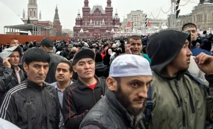 Они хотят «выдавить русских»: в РФ сделали жёсткое заявление о мигрантах Они хотят «выдавить русских»: в РФ сделали жёсткое заявление о мигрантах