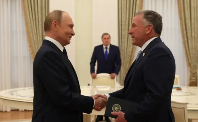 Отложить на сто лет: СМИ слили предложения Трампа Путину по Украине Отложить на сто лет: СМИ слили предложения Трампа Путину по Украине