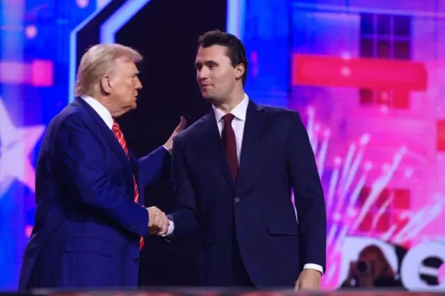 Убийцу Кирка в США объявили смертником: назначена награда за стрелка