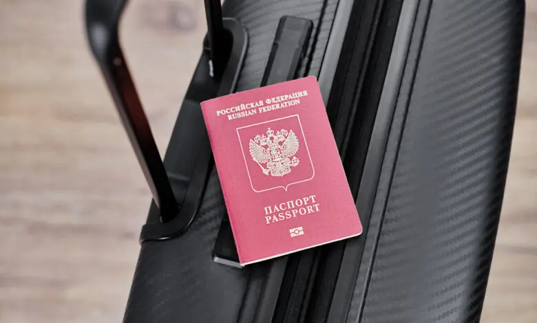 Избежать депортации: в России изменили правила выезда детей за рубеж Избежать депортации: в России изменили правила выезда детей за рубеж