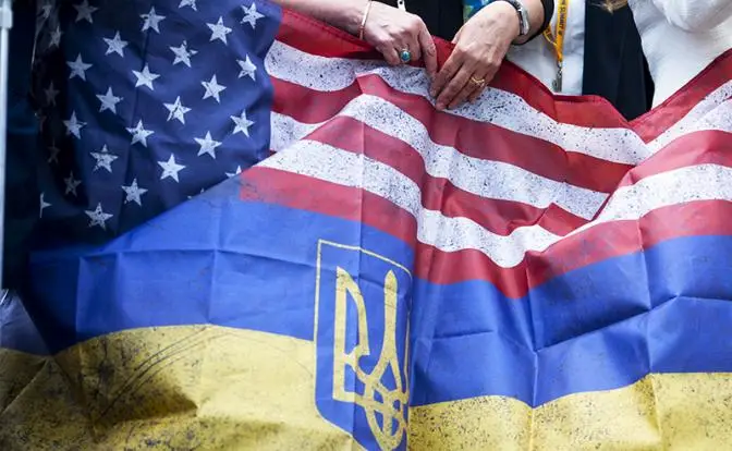 Трамп окончательно бросит Киев, когда сочтет это безопасным для себя Трамп окончательно бросит Киев, когда сочтет это безопасным для себя