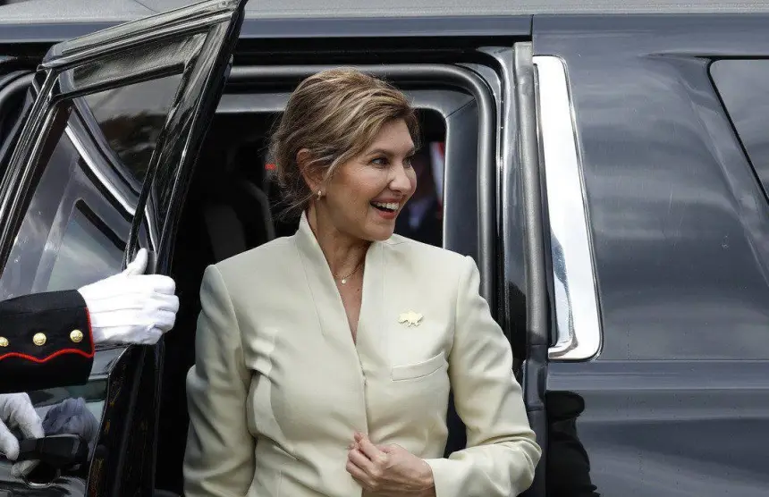 «Кому — война, а кому — мать родна», или Миллионы для Зеленской