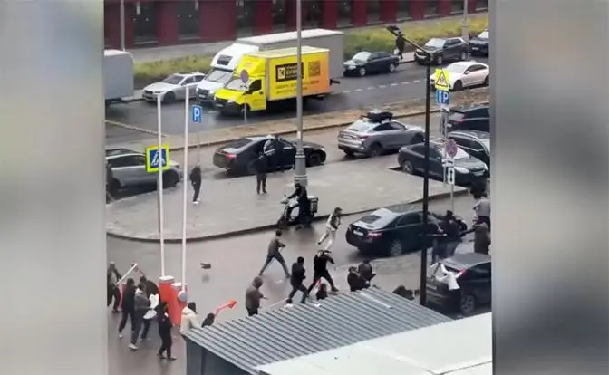 Побоище гастарбайтеров в Новой Москве: Медведев приди, порядок наведи Побоище гастарбайтеров в Новой Москве: Медведев приди, порядок наведи