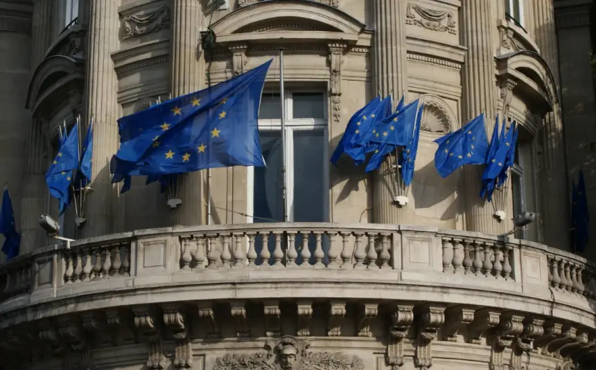 Вслед за Орбаном Макрон высказался против принятия Украины в ЕС