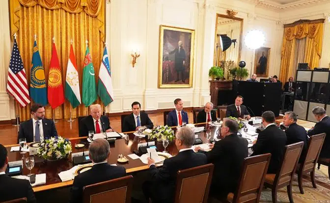 За какие коврижки Трамп пытался купить дружбу со «среднеазиатской пятеркой»