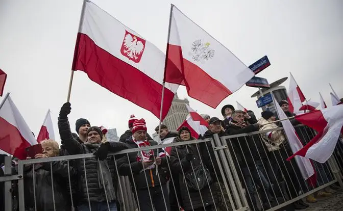 Поляки еще терпят украинцев, но платить по их долгам уже не хотят